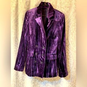 And other stories… double breasted velvet blazer 🌺